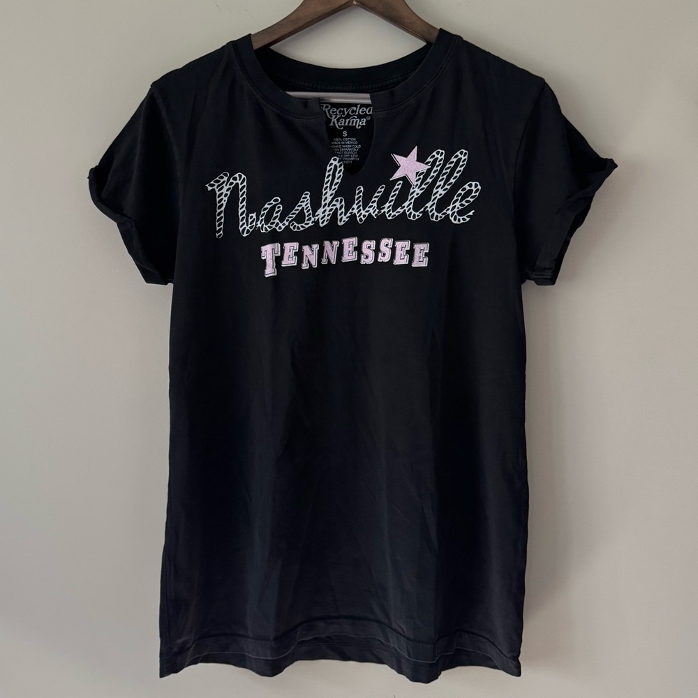 RECYCLED KARMA NASHVILLE TENNESSEE COUNTRY SONGS TEE BLACK SIZE SMALL EUC - Picture 2 of 4